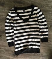 Paket S Oberteile. Pulli & Shirts. H & M, New Yorker, Esprit,... Niedersachsen - Heidenau Vorschau