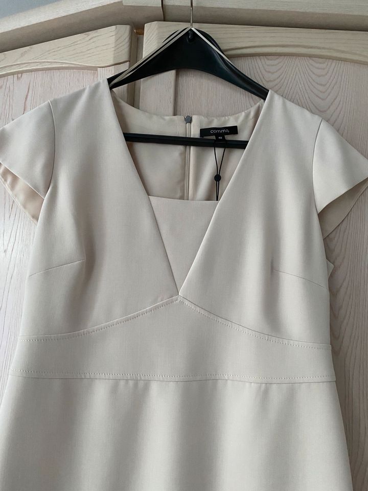 **NEU** COMMA festliches Kleid Gr: 42 Farbe Creme in Berlin