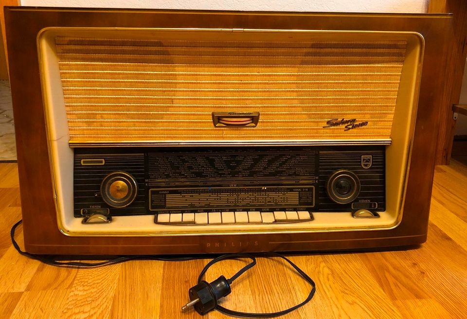 Philips Saturn 594 Stereo Rundfunkempfänger in Nettersheim