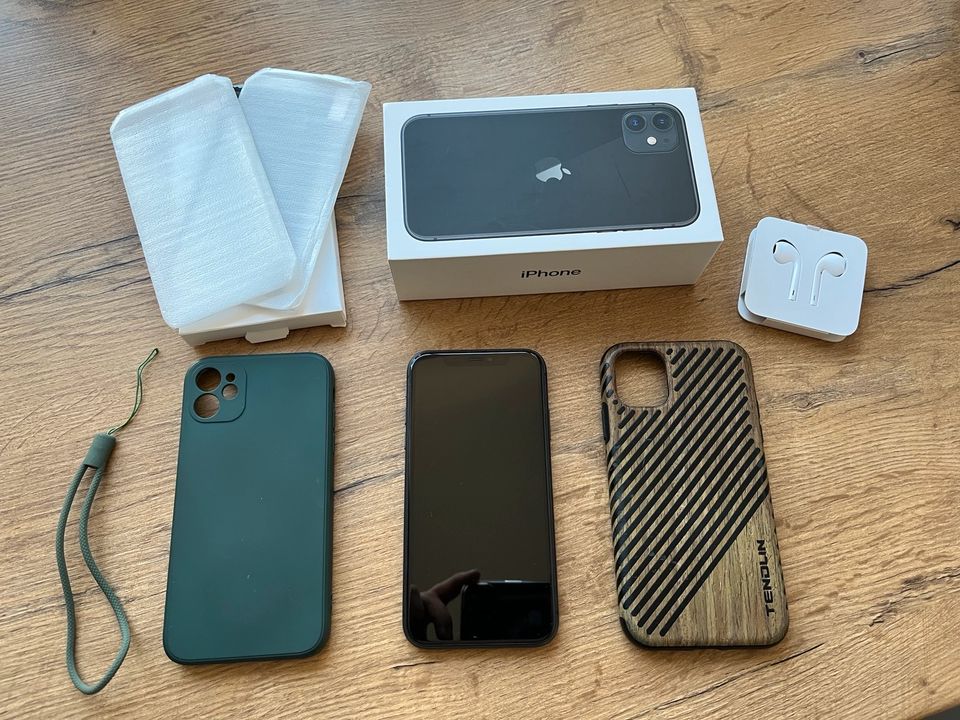 iPhone 11 mit Zubehör (*Top Zustand*) in Heinsberg