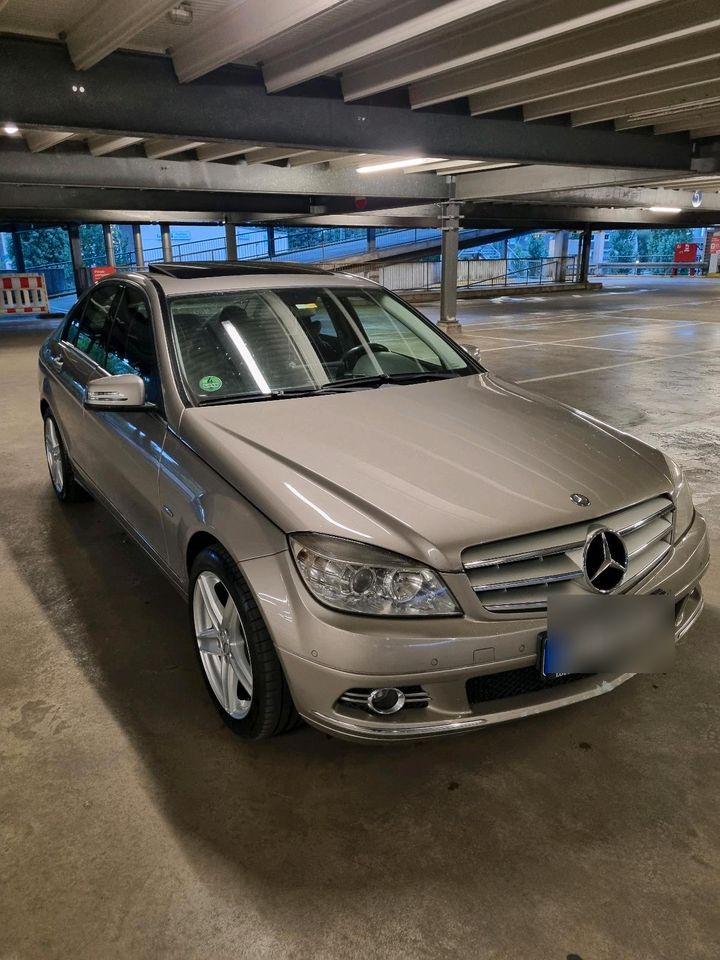 Mercedes C200 CDI W204 in Duisburg