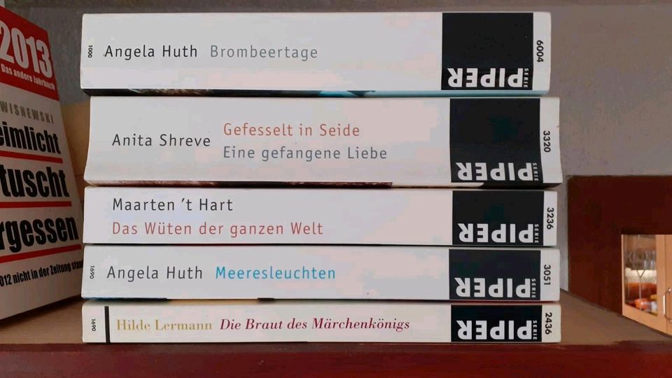 Antiquariat Bücher Konvolut 2 Kisten Krieg Seefahrt Politik Roman in Doberschau