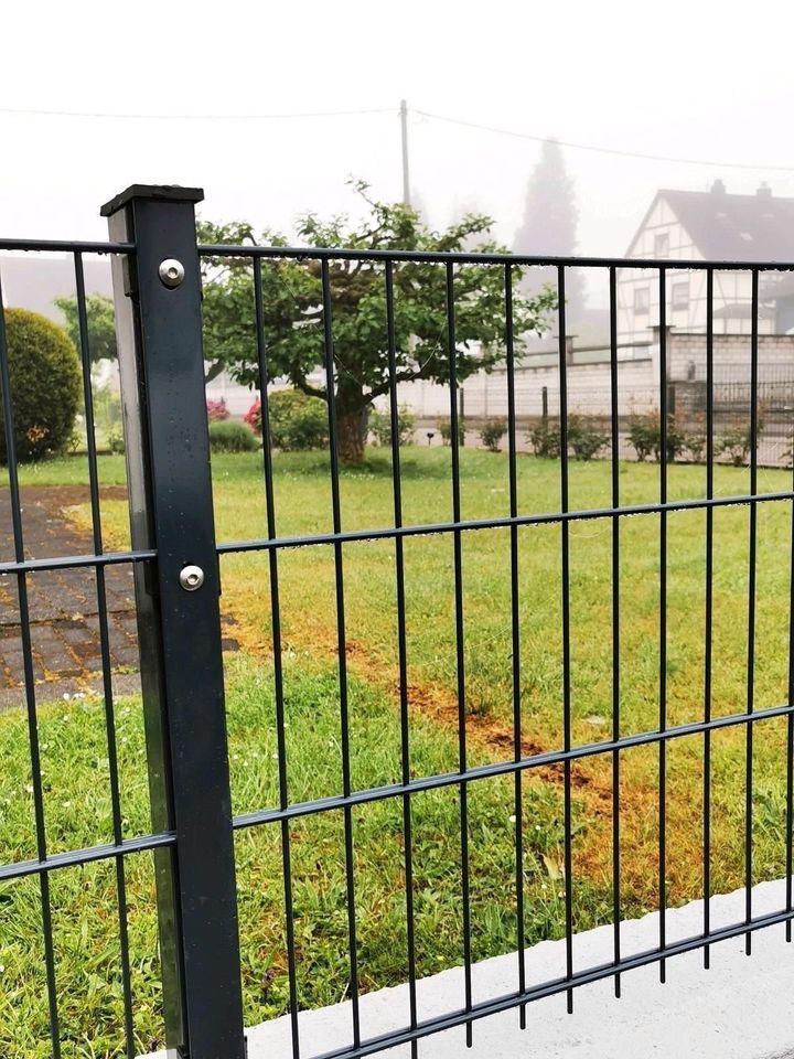 Zaun Zaunbau Montage Doppelstabmatten Metallzäune Tore in Gummersbach