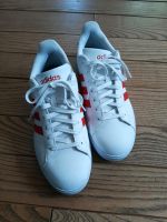 Adidas Sneakers weiß/rot Größe 44 fällt klein aus! Bayern - Langweid am Lech Vorschau