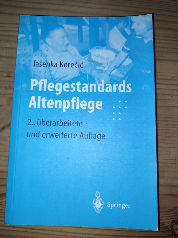 Pflegestandards Altenpflege~2., überarbeitete u. erweiterte Aufl. in Bad Mergentheim