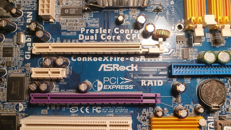 Asrock ConRoeXFire - eSata2 LGA775 + Slotblech in Lüdenscheid