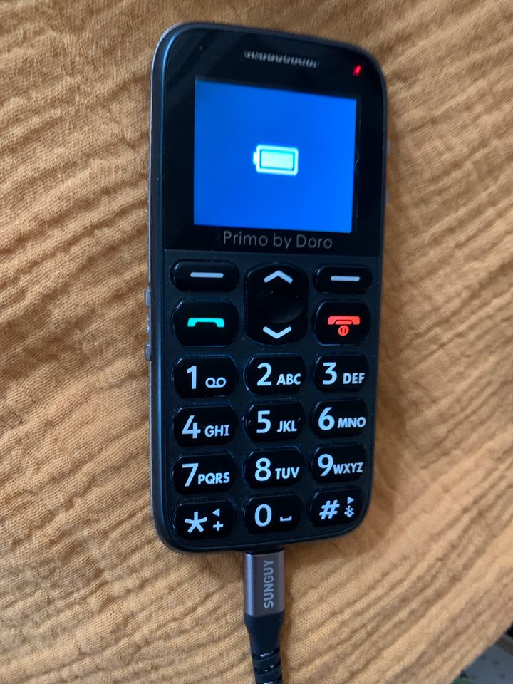 Senioren Handy mit Notfalltaste von Doro in Hamburg