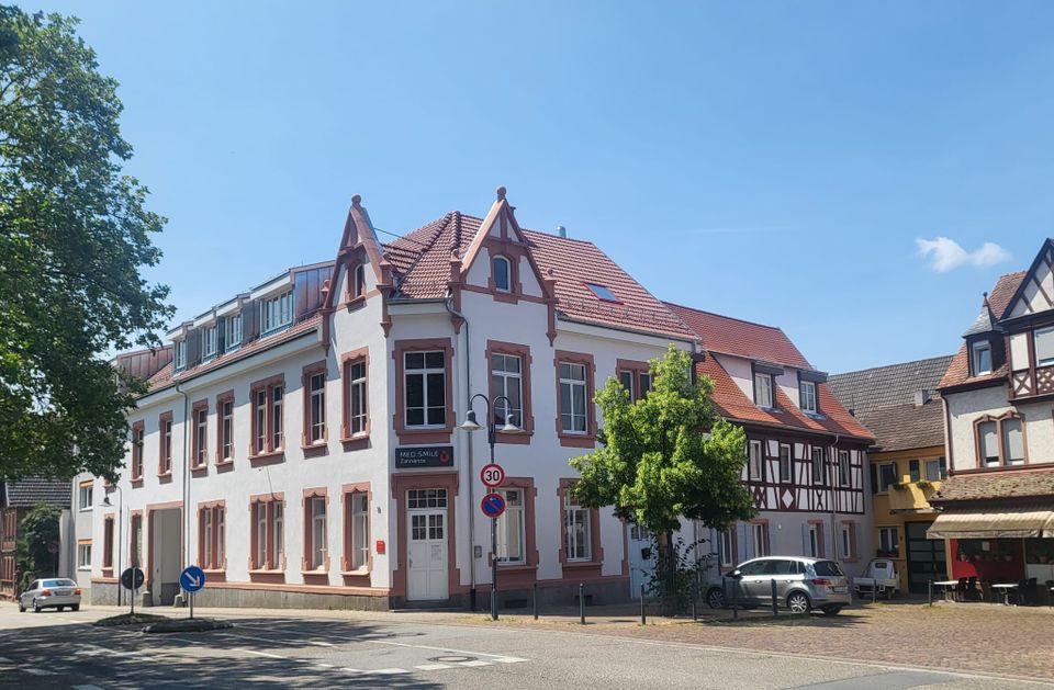 Erstbezug: Luxuriöse 3-Zimmer-Wohnung mit Küche und Balkon in Laudenbach