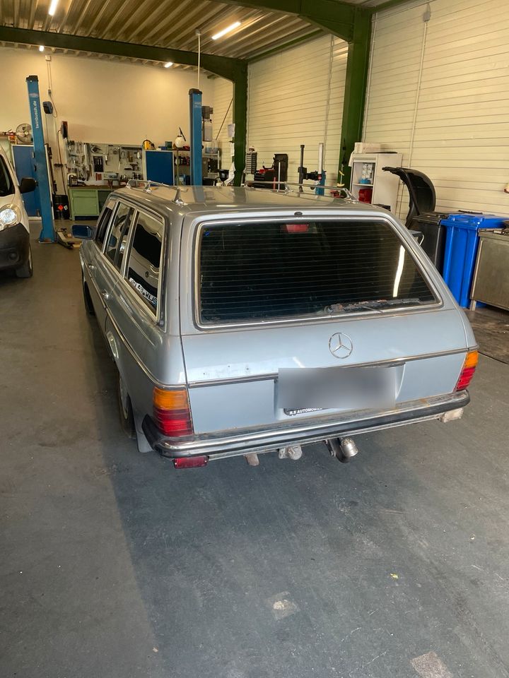 Mercedes W123 240 TD Scheunenfund!1.Hand in Haßloch