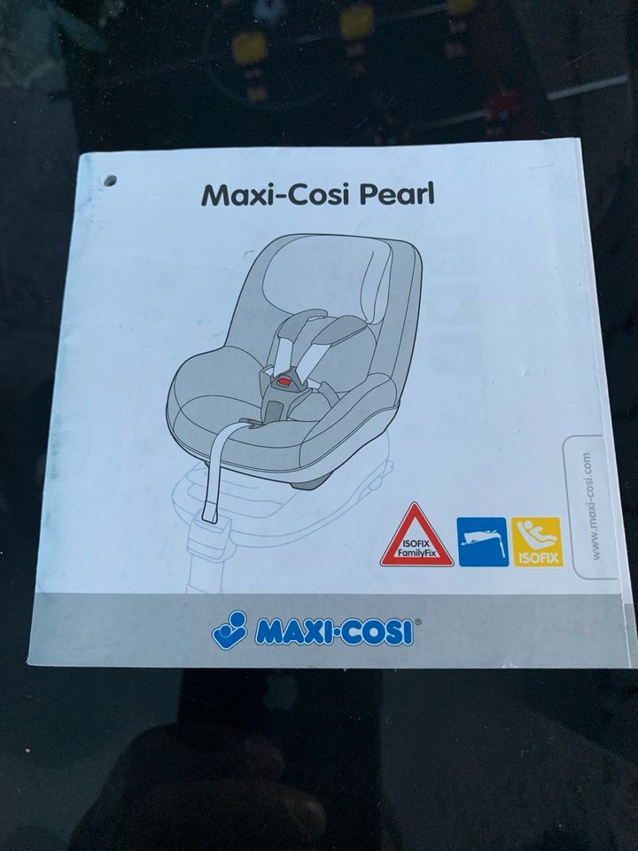 Maxi Cosi mit Family ISOFIX Station Babyschale 9-18kg NP 250€ in Bietigheim-Bissingen