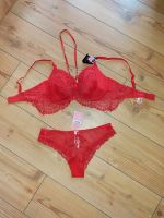 Hunkemöller Dessous Set 2Tlg Wäsche BH 80D + Slip S Glitzer Neu Schleswig-Holstein - Eggebek Vorschau