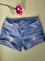 K & H Classic Jeans Shorts Größe M Sachsen - Freiberg Vorschau