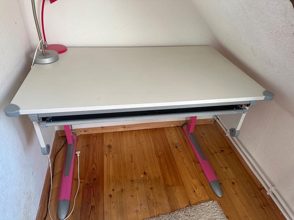 Kettler verstellbarer Kinderschreibtisch Jugendschreibtisch in Lindow