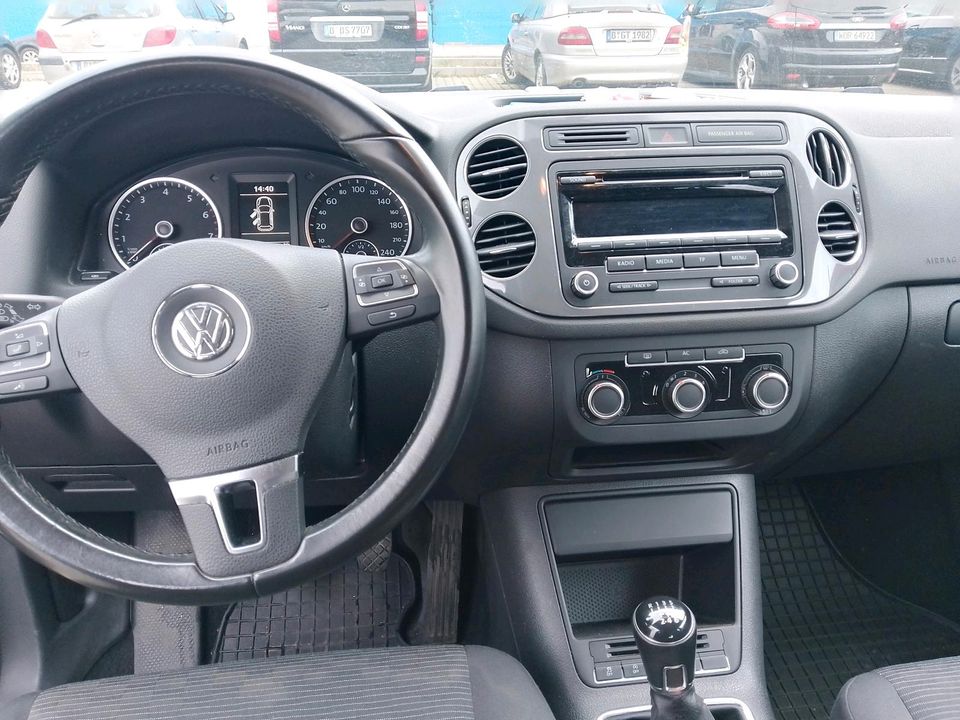 VW Tiguan erst Zulassung 2012: Benzin in Berlin