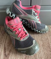 Reebok Zignano Sportschuhe Laufschuhe Gr. 37,5 Damen Pink Grau Berlin - Lichtenberg Vorschau