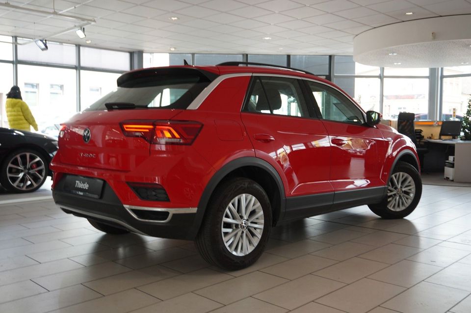 Volkswagen T-Roc 1.0 TSI STYLE NAVI/LED/SHZ/ACC/KAMERA/DAB+ in Schöningen