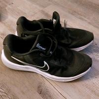 Nike Starrunner Gr. 40 kaum getragen Hessen - Hessisch Lichtenau Vorschau