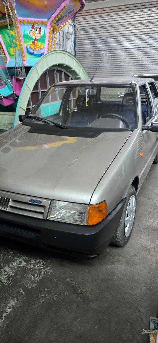 Abbildung des Autos Fiat Uno, 27.818 km