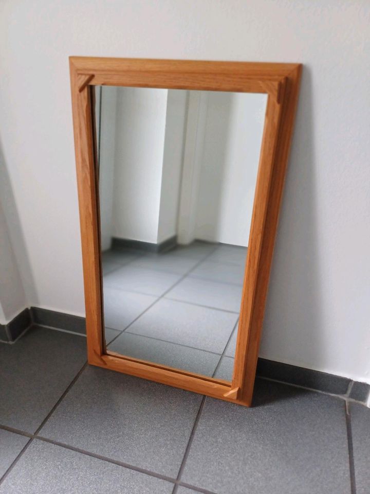 Spiegel mit Rahmen aus Eiche massiv in Altenberge