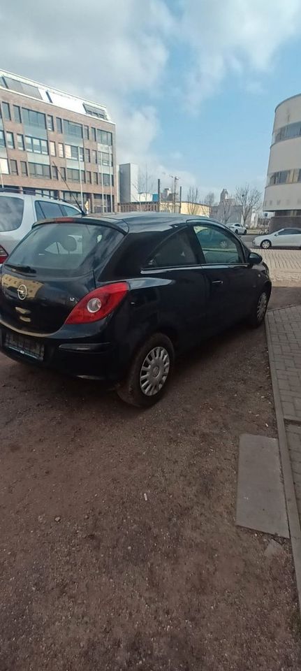 Opel Corsa D Edition in Magdeburg