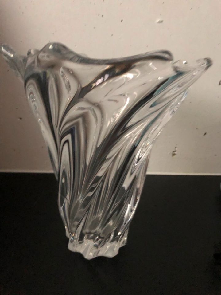 Kristallglas Vase 25 cm hoch in Schorndorf