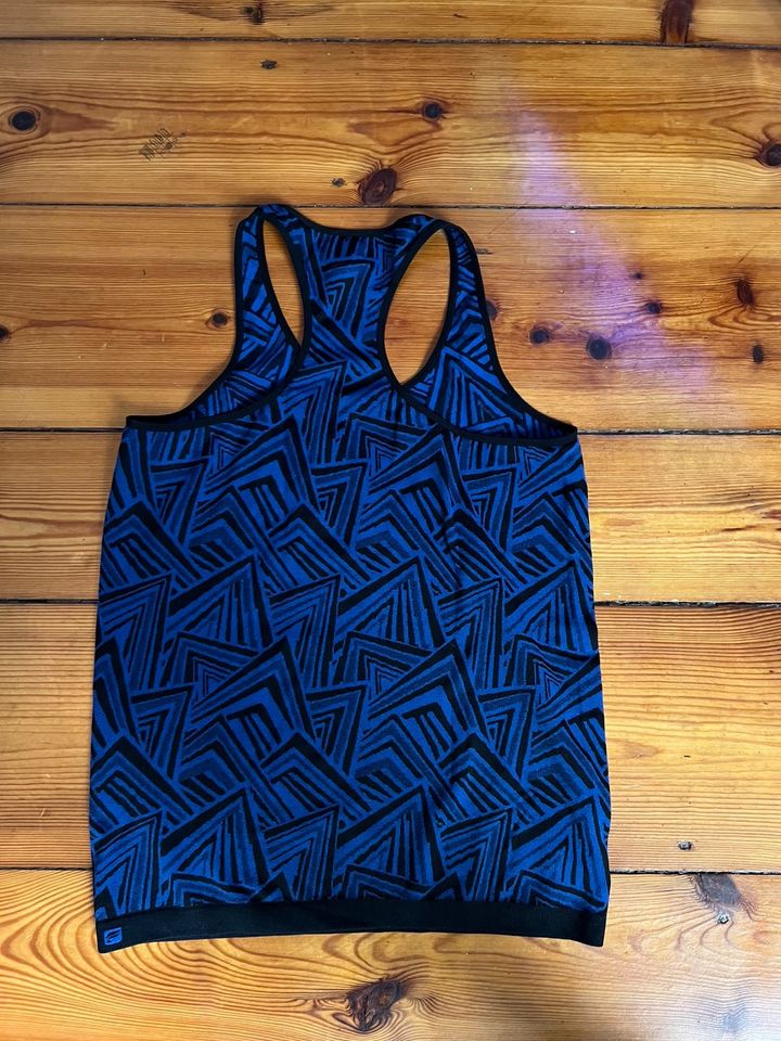 Fabletics Sport Top mit Ringerrücken Gr. XL, neu in Berlin