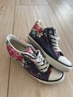 Sneaker geblümt Gr. 38 Bayern - Hebertshausen Vorschau