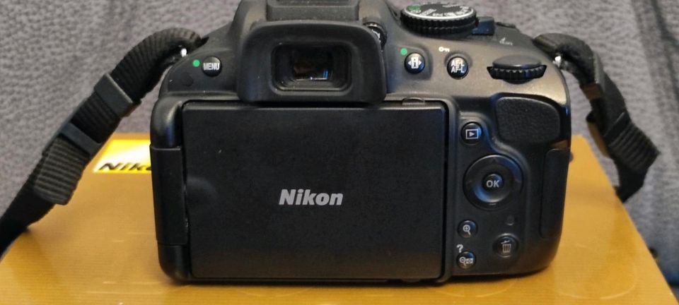 Nikon D5100 Spiegelreflexkamera mit 2 Objektiv wie Neu OVP in Schwerin