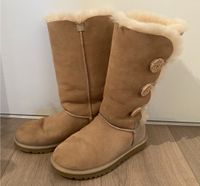 UGG Bailey Button Triplet Damen Stiefel - Sand Gr. 37 Nordrhein-Westfalen - Swisttal Vorschau