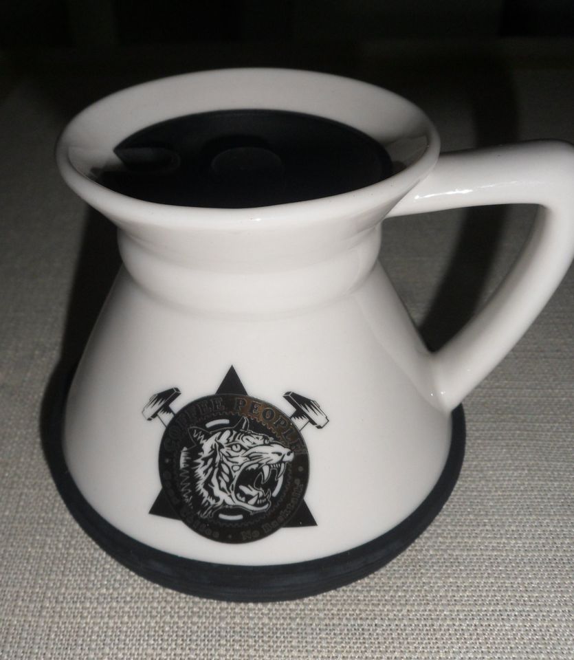 Keramiktasse mit Deckel und Bodenschutz in Mannheim