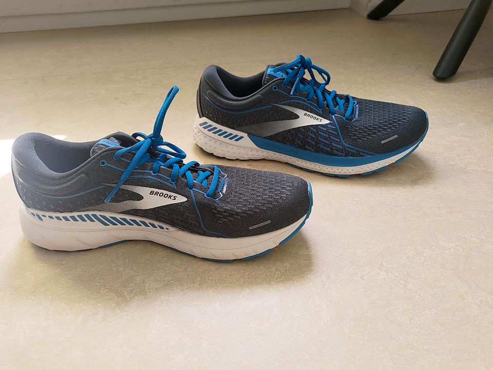 Brooks Sportschuhe (Gr. 45.5) zu verkaufen! in Frankfurt am Main