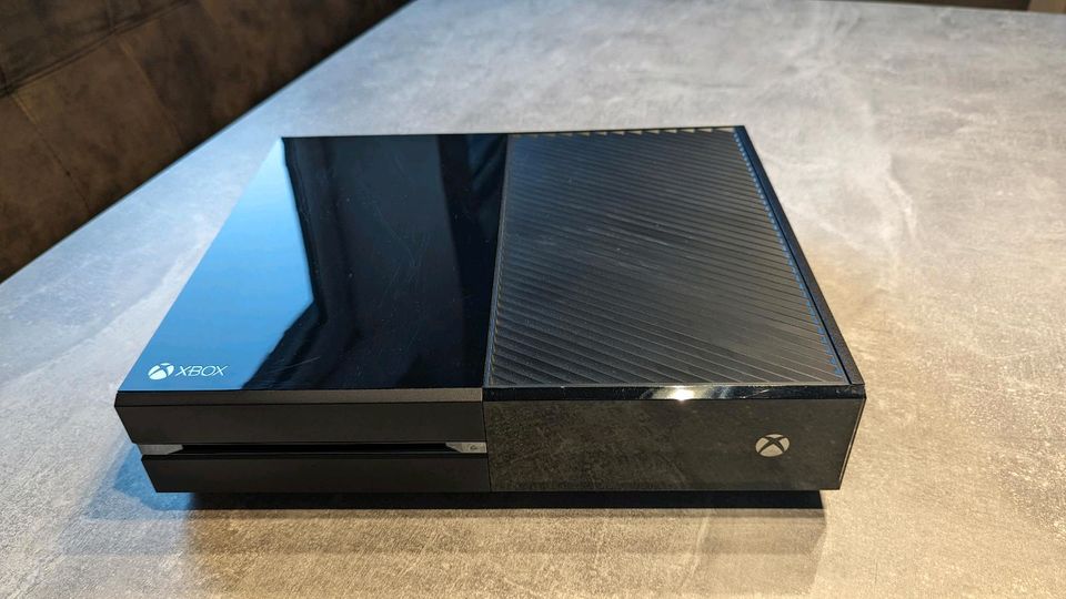 Xbox One 500GB + Kinect (ohne Halo) + Controller in Bonn