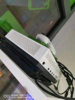 XBox One S Top Zustand mit 1 Spiel und Joypad Niedersachsen - Göttingen Vorschau