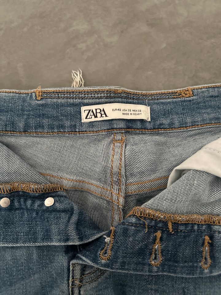 Zara Jeanshose in Mommenheim