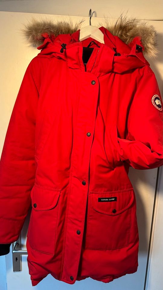 Canada Goose Parka in rot in Hamburg