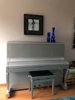Schick restauriertes Klavier in silbermetallic Niedersachsen - Hagenburg Vorschau
