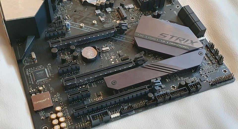 ASUS ROG STRIX Z390-F Gaming Mainboard LGA 1151 Intel mit OVP in Heidenau