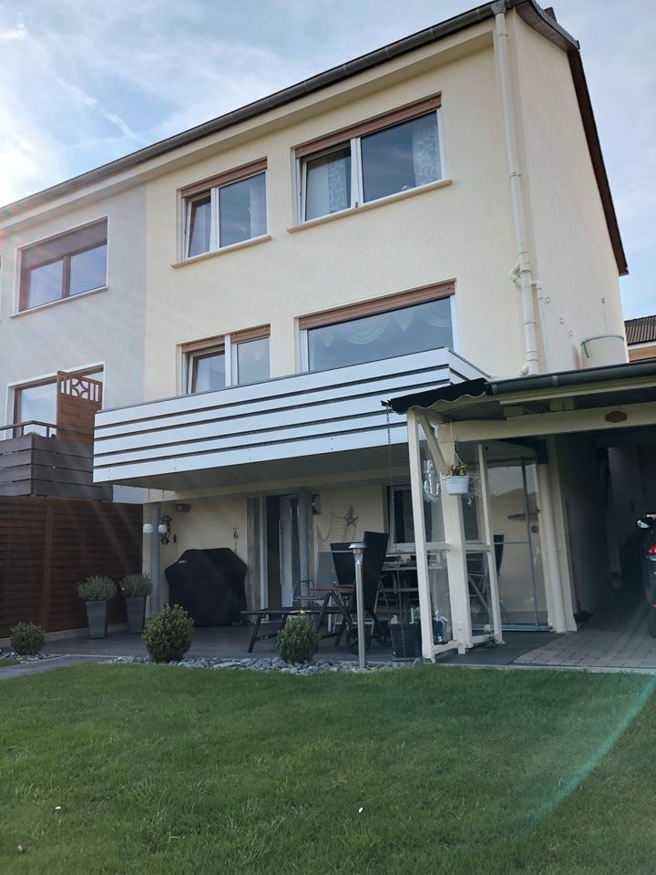 Reihenendhaus mit großem Garten, Garage und Carport im Buckesfeld in