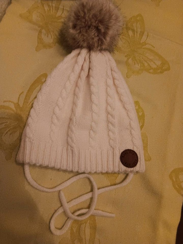 Baby Mütze mit Bommel. Winter. H&M. Gr. 62 in Brandenburg an der Havel