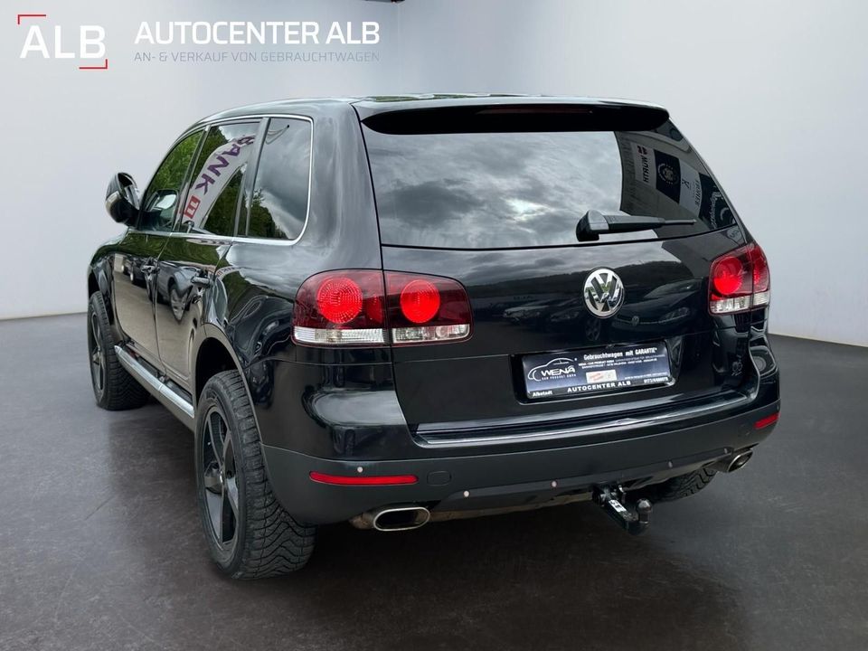 Volkswagen Touareg V6 3.0 TDI/AUTOMATIK/AHK/NAVI/TÜV NEU/LE in Albstadt