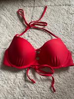 Hollister Push up Bikinioberteil rot neckholder 34A 75A 80A Hessen - Stadtallendorf Vorschau