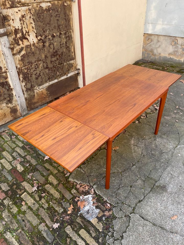 ◤ Teakholz Esstisch Table Vintage Tisch Esszimmer Teak mid Century Schreibtisch ausziehbar 50er 60er 70er Stuhl Dänisch Danish Design Retro in Berlin