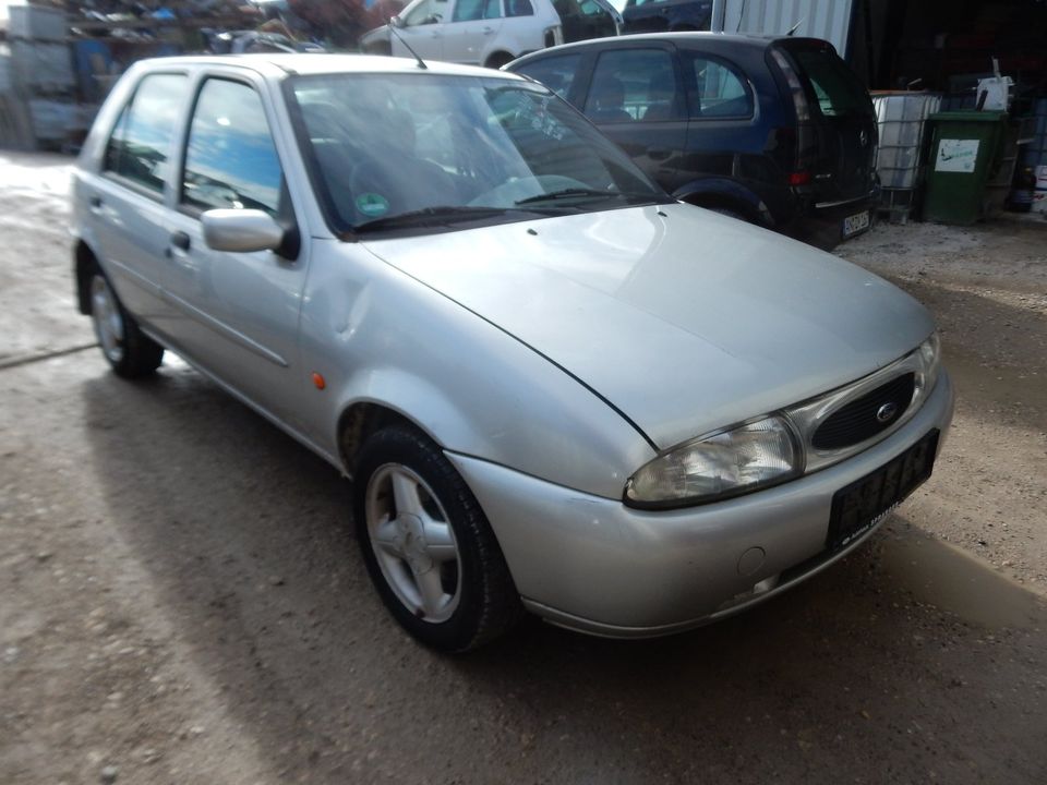 Ford Fiesta JAS Ersatzteileträger 1.25 Zetec Polar-Silber VN9111 in Heilsbronn