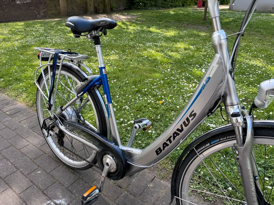 2 Stück E-Bikes BATAVUS Padova Easy sehr guter Zustand in Duisburg