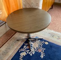 Tisch DDR Retro Nussbaum rund Wohnzimmer Holz 75cm Sachsen - Pirna Vorschau