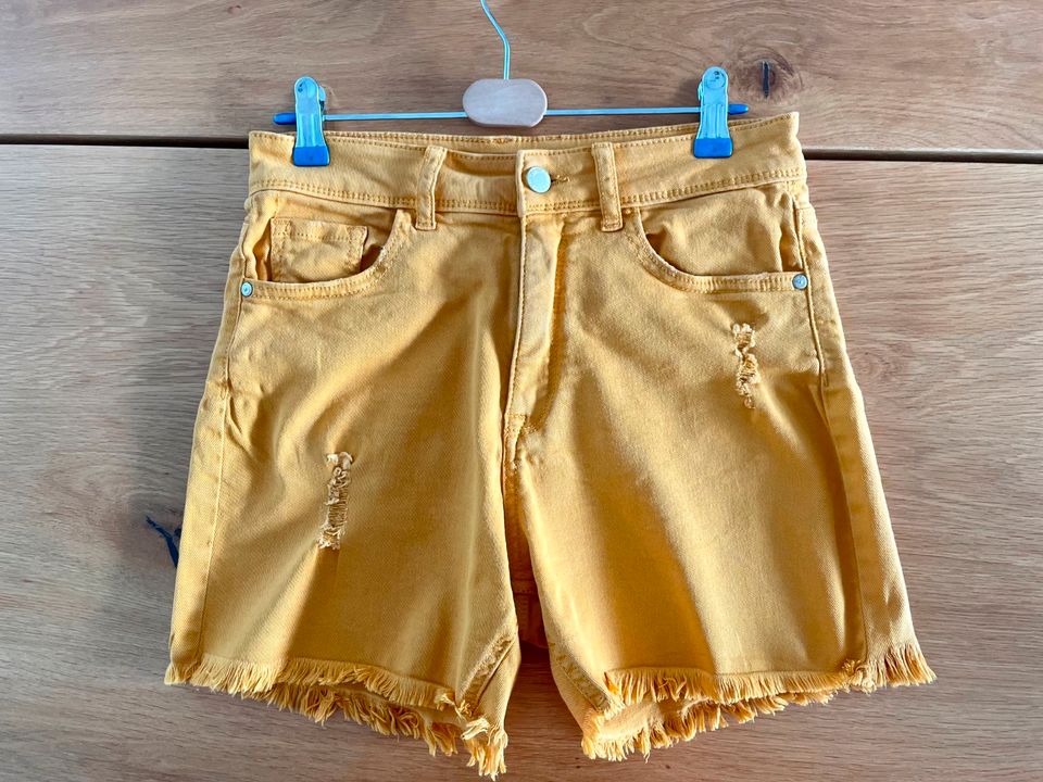 Bermuda Shorts Kurze Jeans Hose Gr. 36 /  S senf aus Baumwolle in Stuttgart