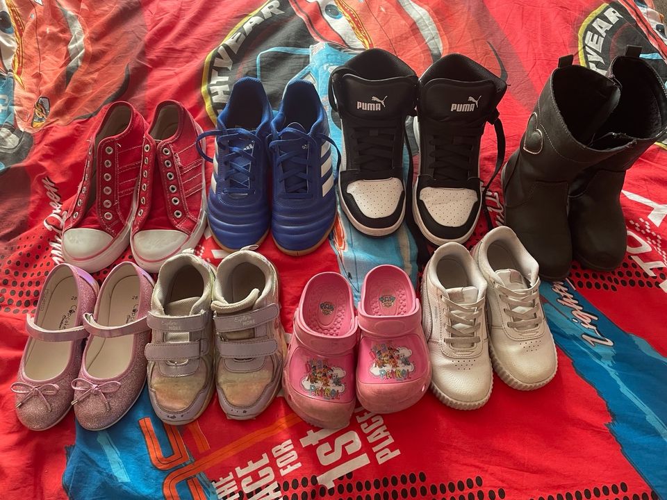 Mädchen und Jungen Schuhe 25,27,28,35,37,37/5, in Bispingen