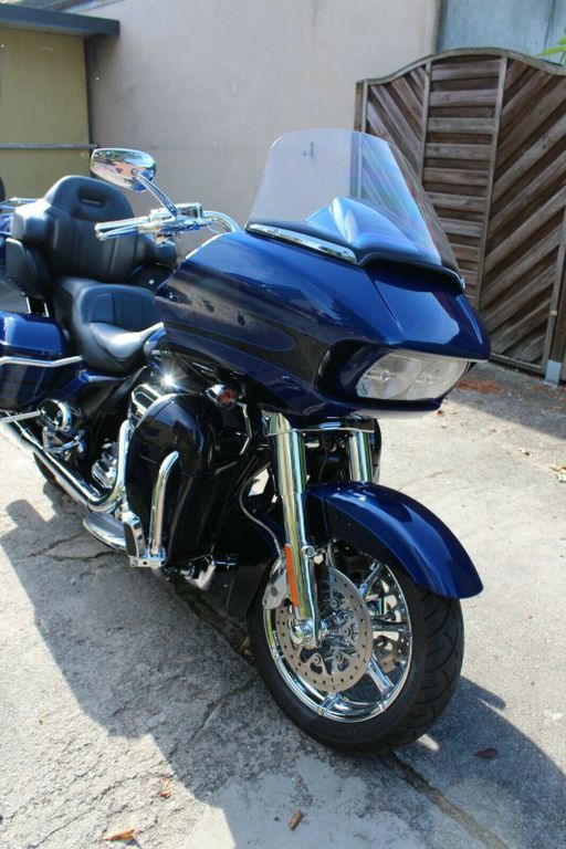 Harley-Davidson FLTRUSE Road Glide CVO 5HD in Berlin