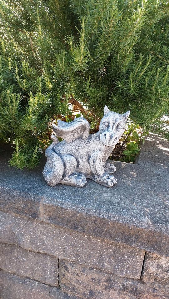 Gartenfigur "Drache" aus Stein in Flein