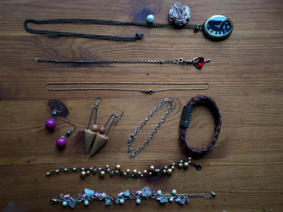 Modeschmuck Halskette Uhr Armband Ohrringe Holz Steine Leder in Leipzig